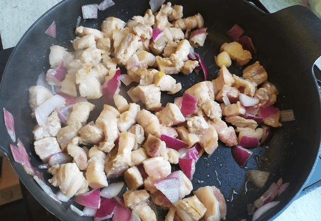 
自制台式卤肉饭 家常做法超简朴 1分钟学会 吃起来相当过瘾！“火狐电竞”(图9)