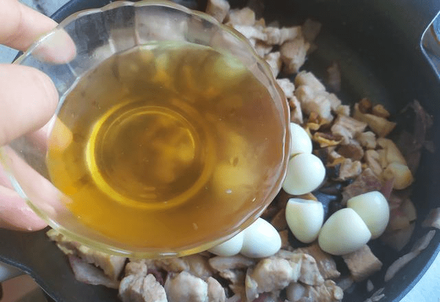 
自制台式卤肉饭 家常做法超简朴 1分钟学会 吃起来相当过瘾！“火狐电竞”(图12)