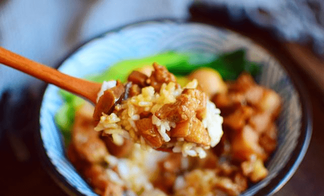 
自制台式卤肉饭 家常做法超简朴 1分钟学会 吃起来相当过瘾！“火狐电竞”(图15)