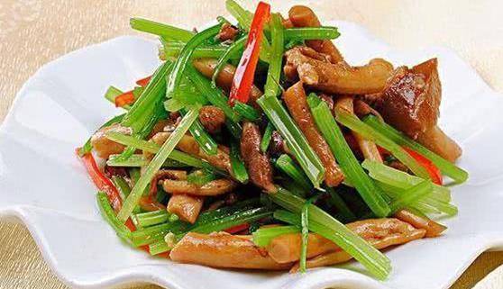 
精选美食：蒜泥白肉 芹菜杏鲍菇 鸡蓉豆腐汤 白蘑咸菜炒肉丝的做法|火狐电竞平台(图3)