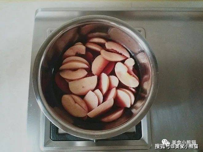 【火狐电竞官网】
手把手教你做法国烘焙教程：颜值超高又好吃的烤苹果饼 口感超好(图10)