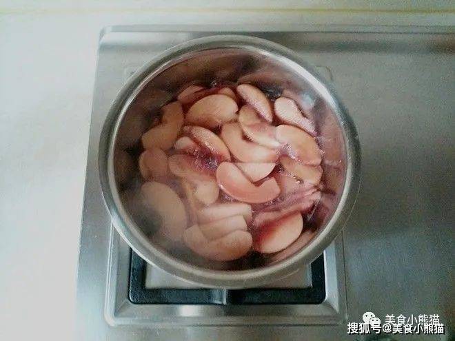 【火狐电竞官网】
手把手教你做法国烘焙教程：颜值超高又好吃的烤苹果饼 口感超好(图11)