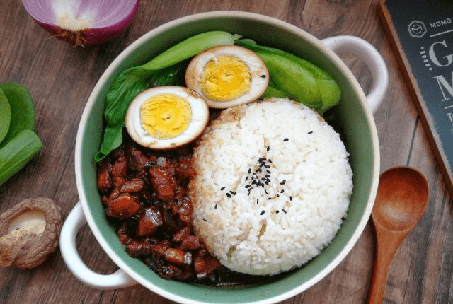 火狐电竞官网-
想吃卤肉饭自己在家做 配方和步骤都告诉你 简朴鲜味又实惠(图2)