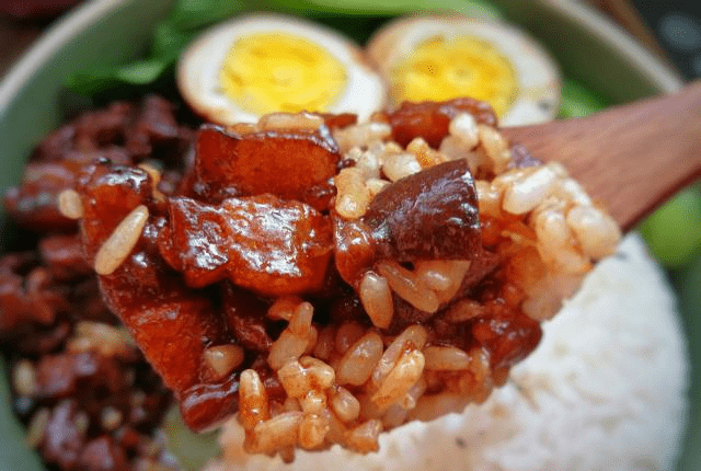 火狐电竞官网-
想吃卤肉饭自己在家做 配方和步骤都告诉你 简朴鲜味又实惠(图5)