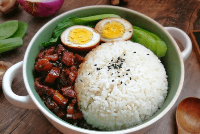 火狐电竞官网-
想吃卤肉饭自己在家做 配方和步骤都告诉你 简朴鲜味又实惠(图12)